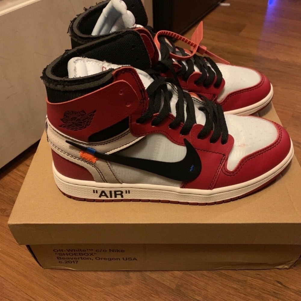 Nike Air Jordan 1 Retro High Off-White Chicago